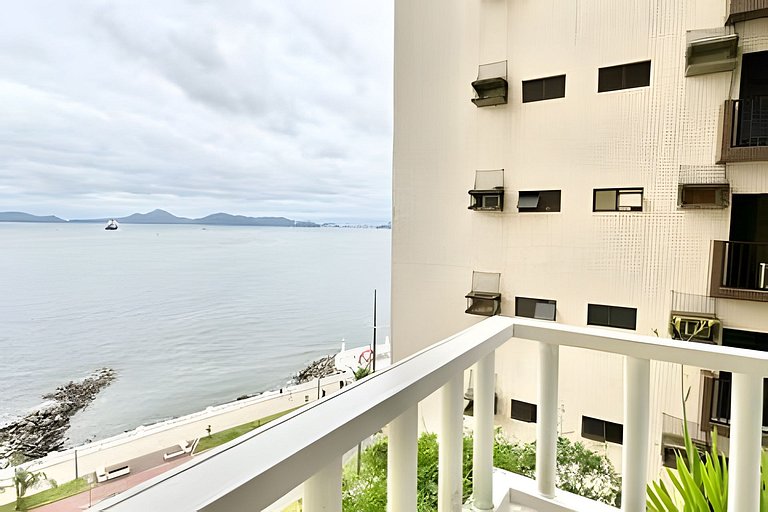 Espaço aconchegante iluminado beira-mar SPZ