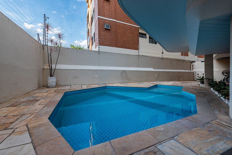 Encantador com Ar Garagem Piscina Wi-Fi